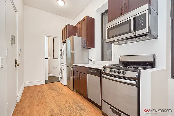 Rented by Keller Williams NYC | media 22