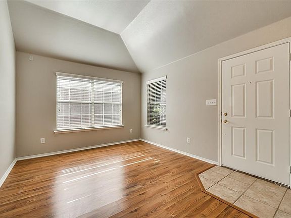3rd image of 3300 Versante Dr