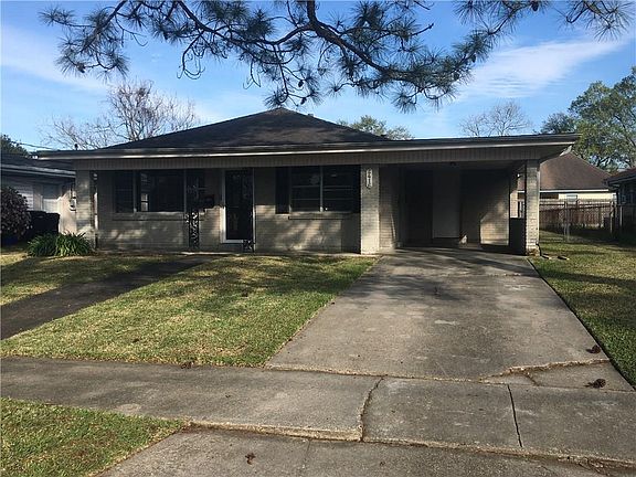 2nd image of 2416 Hyman Pl