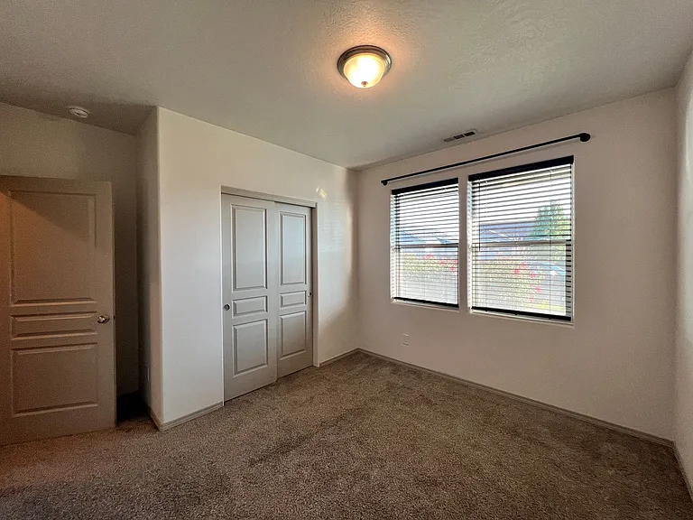 1352 E Nen Dr — Photo 9