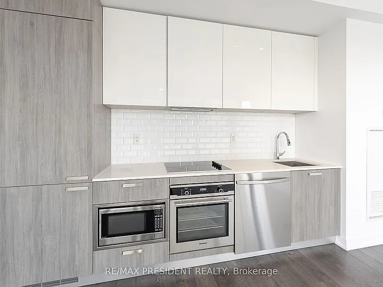 50 Charles St E #2715 — Photo 35