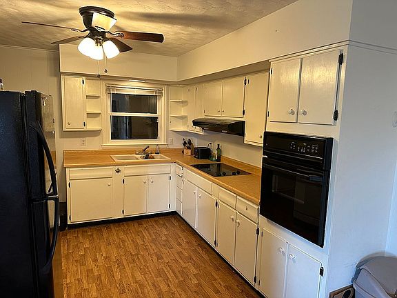 3rd image of 109 Willow Dr