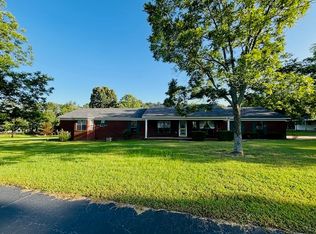 3944 Crow Mountain Rd, Russellville, AR 72802