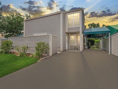 6933 Lake Place Ct, Tampa, FL, 33634