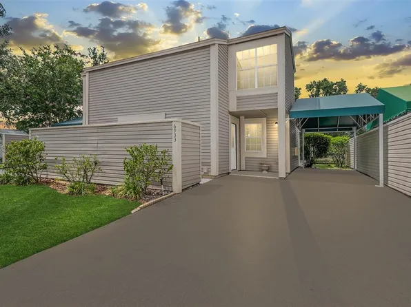 6933 Lake Place Ct, Tampa, FL 33634