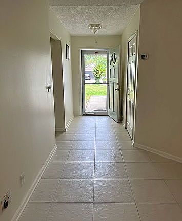 3rd image of 94 Autumn Springs Dr
