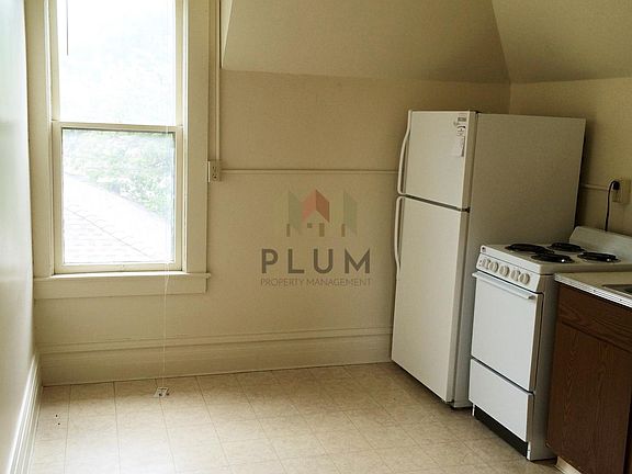 2nd image of 340 Jefferson St APT 6