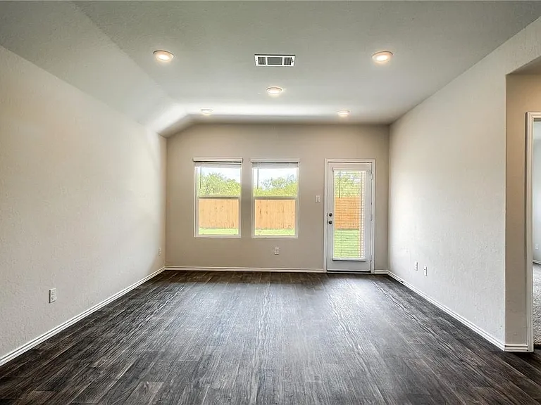 745 Adler Way — Photo 6
