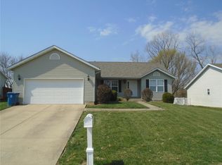 1526 Manchester Dr, Shiloh, IL 62269