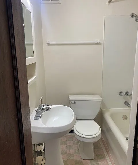 The Travis Apartments — Photo 12