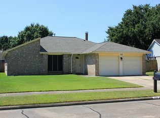 805 River Creek Dr, La Porte, TX 77571