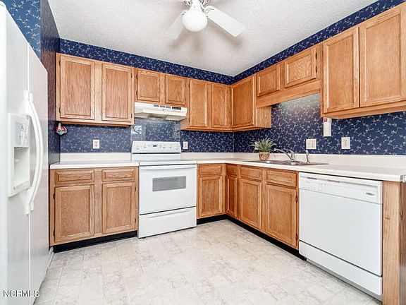3rd image of 600 N 35th St APT 101