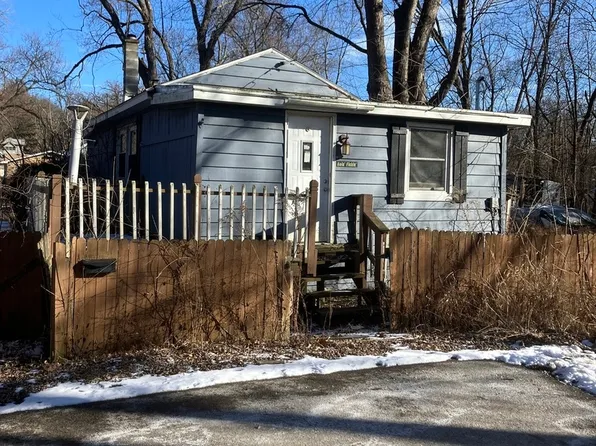 38441 N 7th Ave, Spring Grove, IL 60081