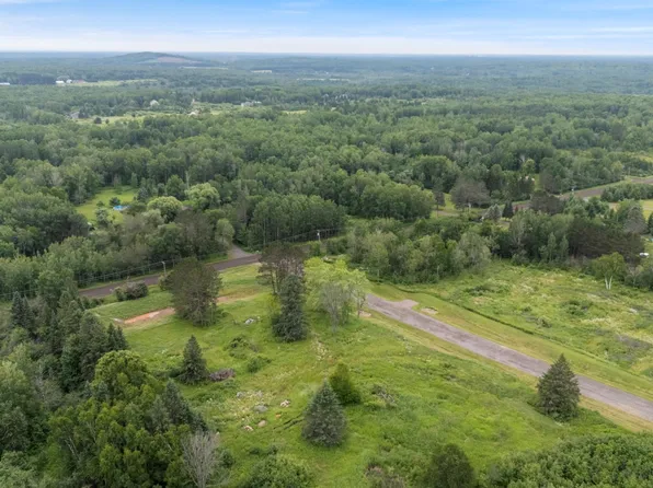 Maple Grove Rd, Duluth, MN 55810