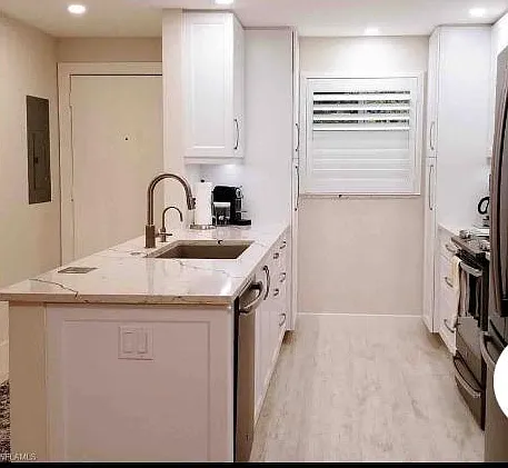 3930 Belair Ln — Photo 2