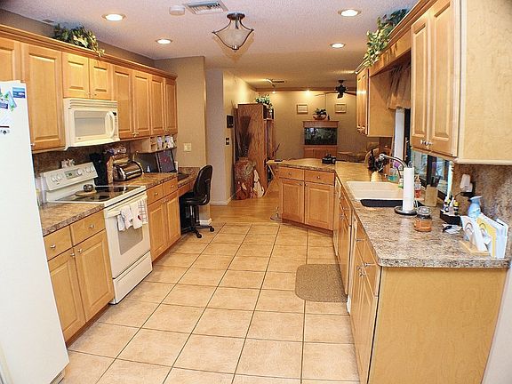 3rd image of 493 NW 108th Ave
