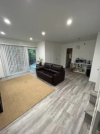 1329 S Saltair Ave #4 — Photo 5