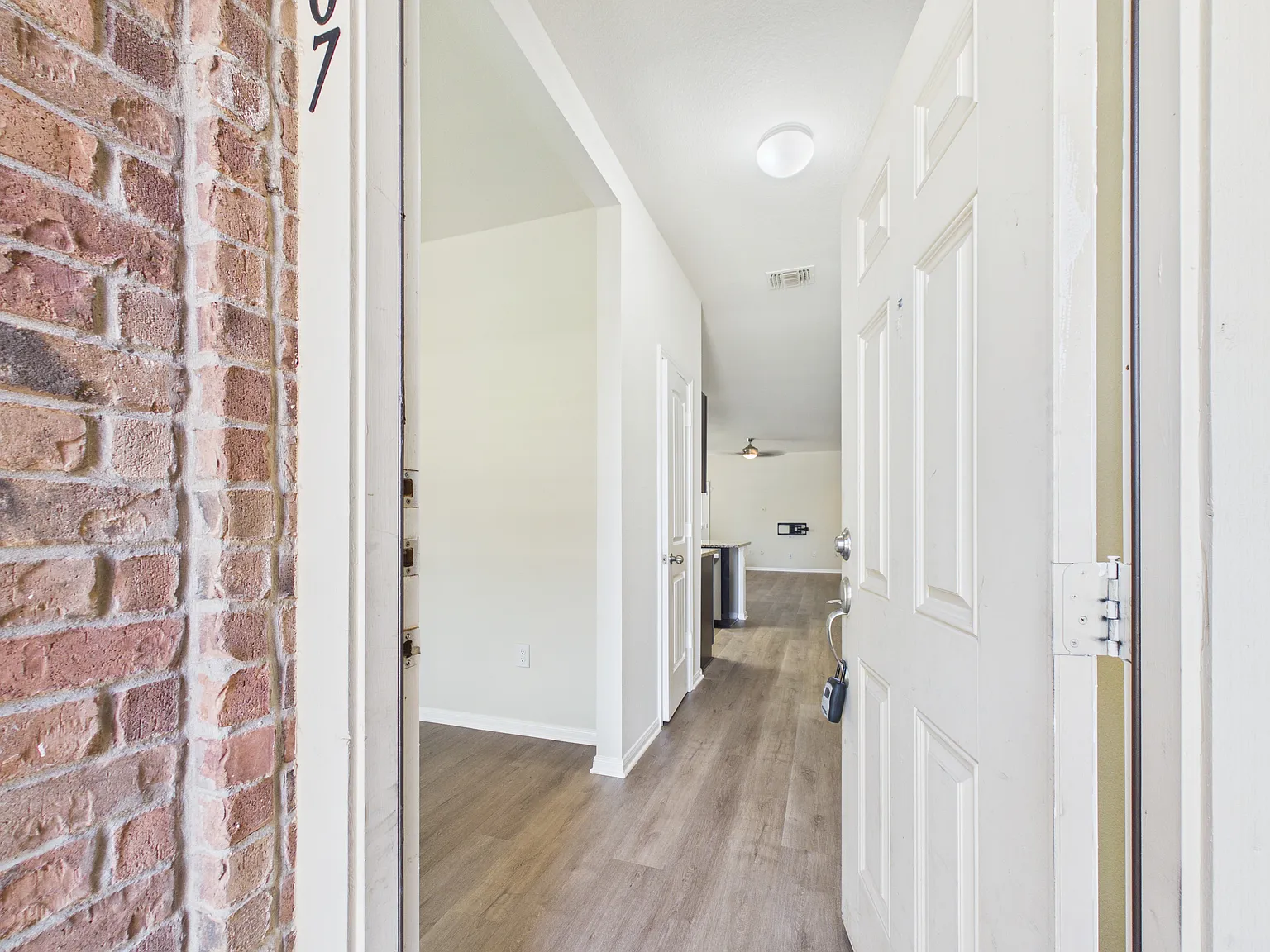 3 bed, 1641 sqft, $2,000 — Photo 3