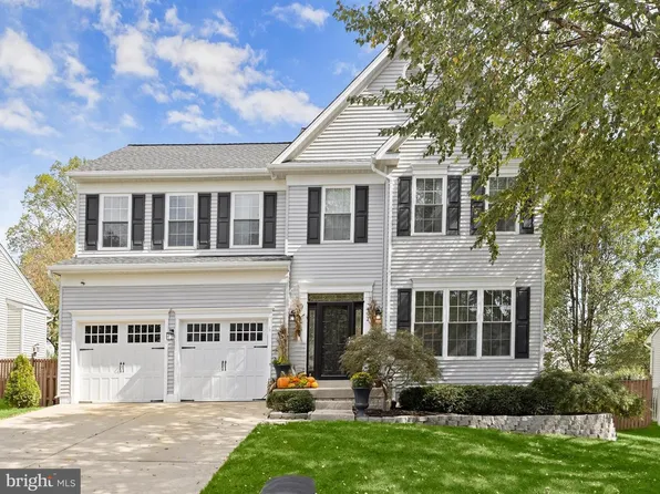 492 Hawk Ridge Ln, Sykesville, MD 21784