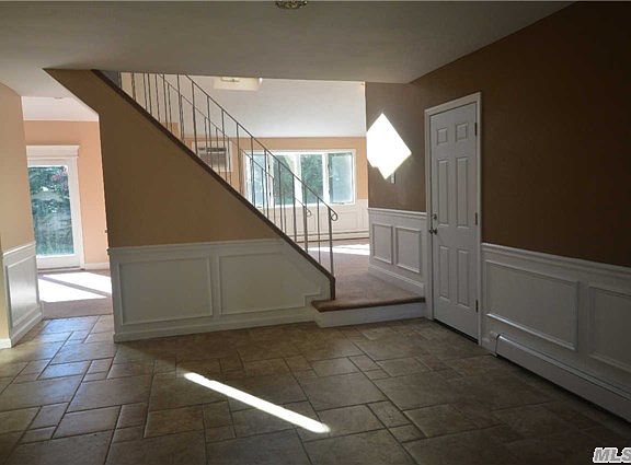 2nd image of 16 Hurtin St
