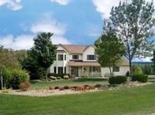 2388 Ball Dr, Richfield, WI 53076