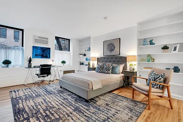 Sold by Compass | media 3