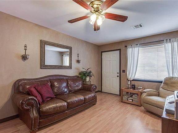 5th image of 1009 Highlander Dr
