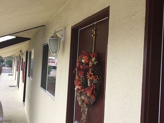 5th image of 16925 Prairie Ave APT 8