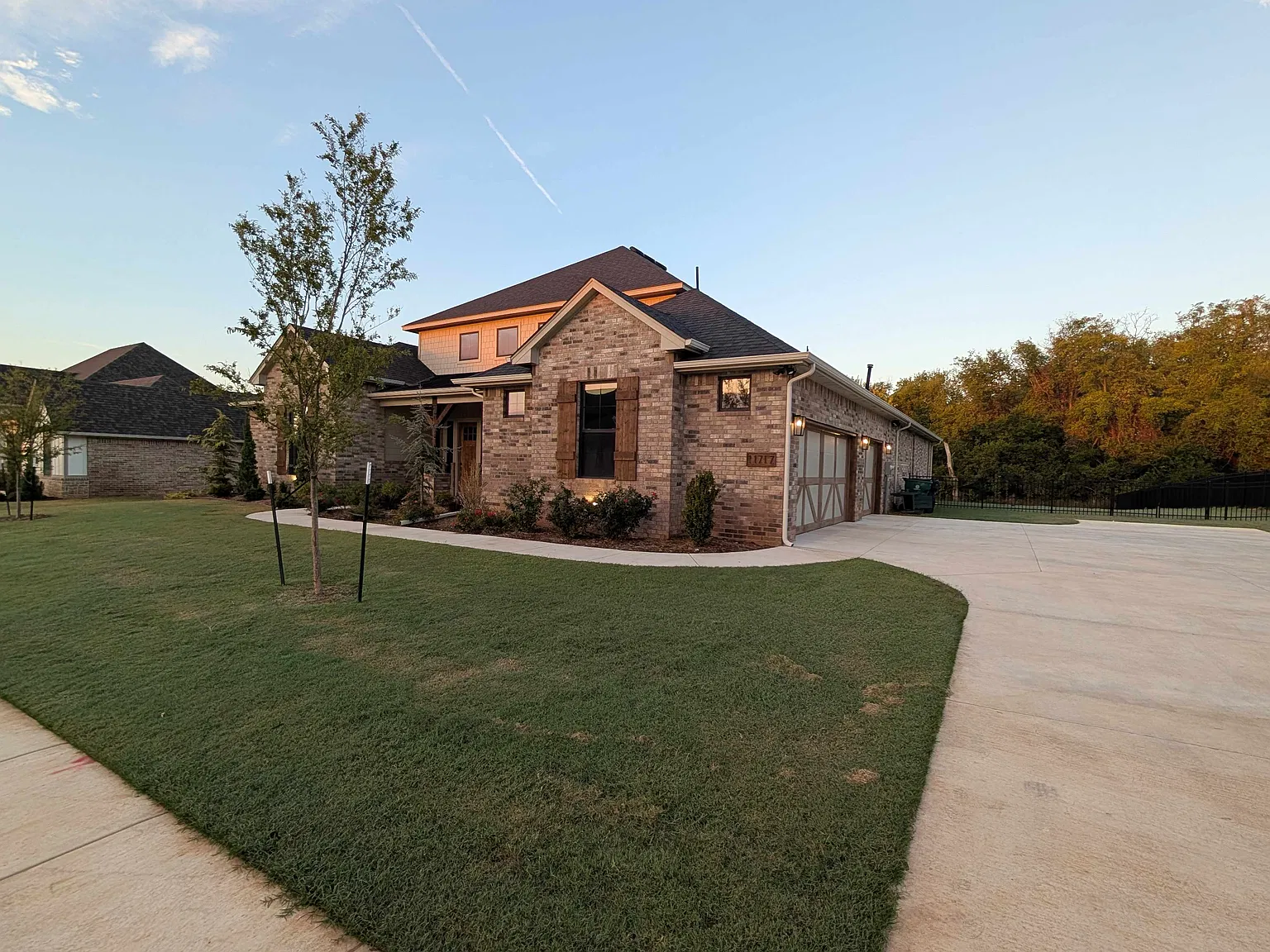 3 bed, 2.5 bath, 3214 sqft, $4,000 — Photo 2