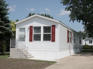 1040 Springdale Ln, Dekalb, IL 60115