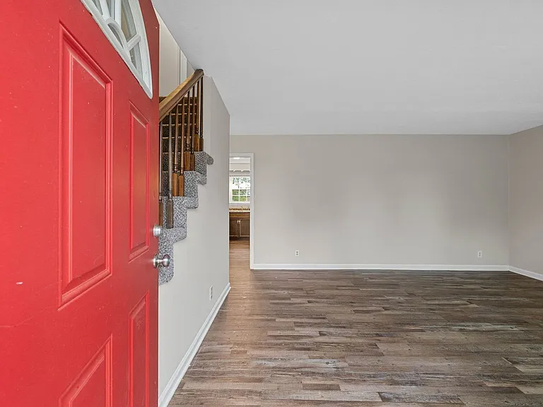 410 Appleton Dr — Photo 5