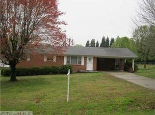 604 E Holly Hill Rd, Thomasville, NC 27360