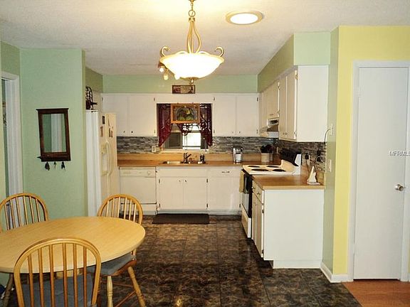 3rd image of 203 S Bougainvillea Ave