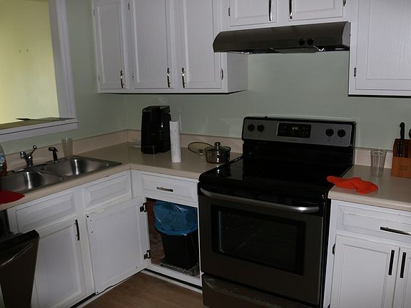 4th image of 15 Fowkewood Ct