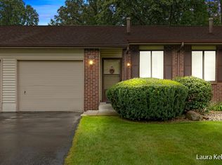 4955 Castle Hill Ct NE, Rockford, MI 49341