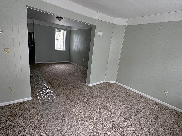 609 Dauphin St — Photo 6