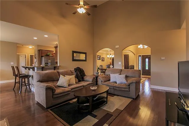 141 Summer Terrace Ln — Photo 2