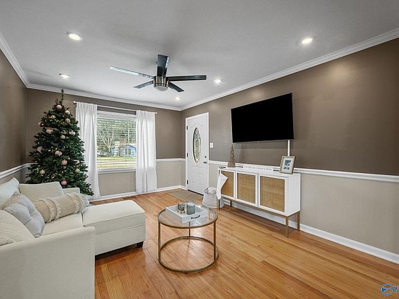2nd image of 3023 Greenhill Dr NW