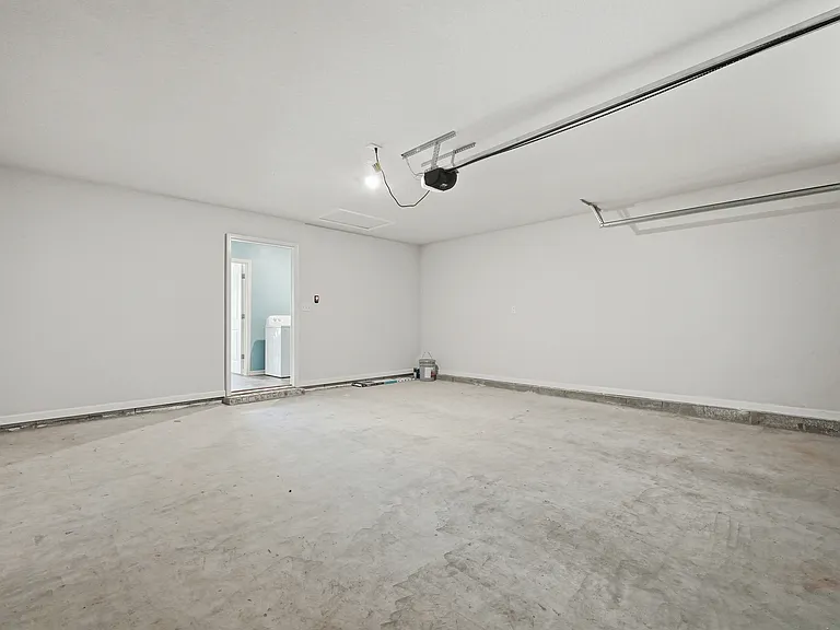 136 Pfitzer Ct — Photo 30
