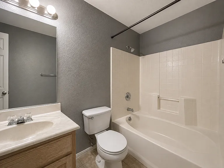 2907 Cantabrian Dr #B — Photo 8