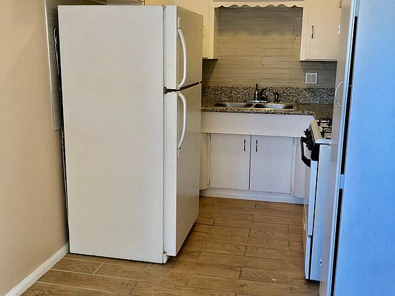 3rd image of 4352 Texas St APT 4