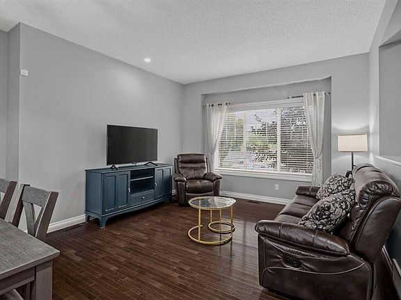 5th image of 53 S Mahogany Point SE