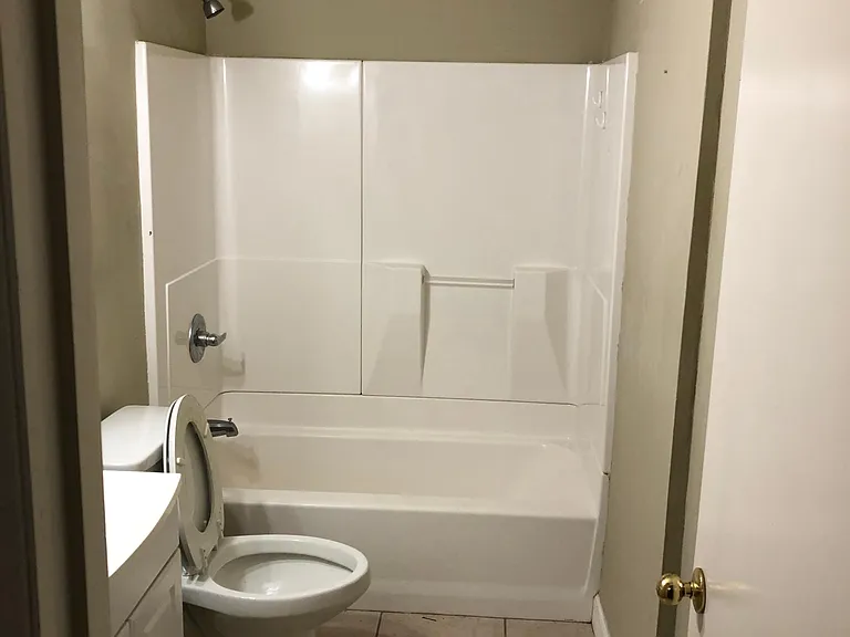 1023 Kavanaugh Blvd #C — Photo 3
