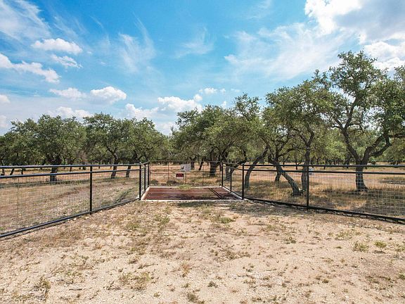 2nd image of 1926 OLD MARBLE FALLS Road
