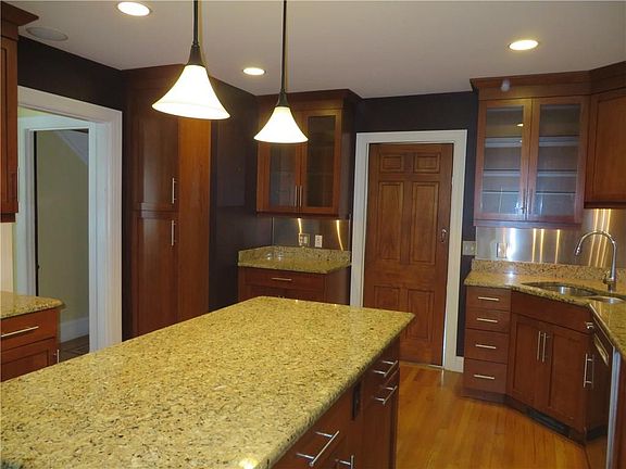 4th image of 60 Ogden St