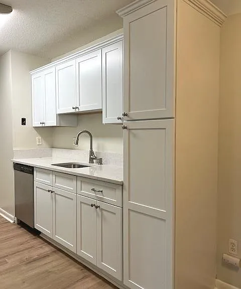 UPDADTED IN 2024 NEW CABINETS, GRANIT AND APPLIANCES.