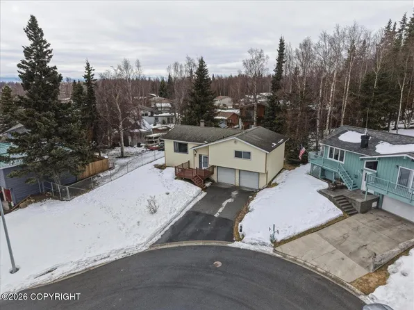 9420 Strathmore Dr, Anchorage, AK 99502