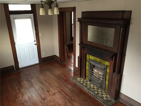 4th image of 814 Swann St