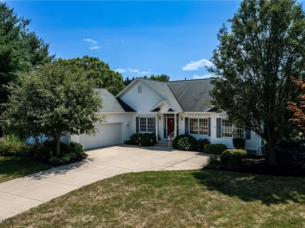 125 Pin Oak Trl, Seville, OH 44273