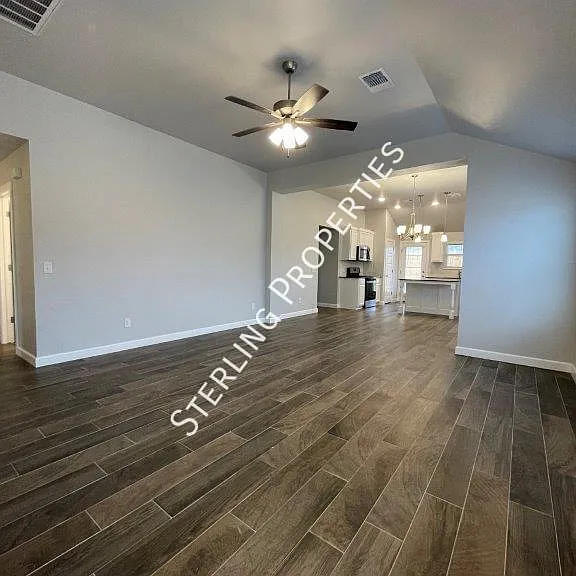 2305 Roca Dr — Photo 11
